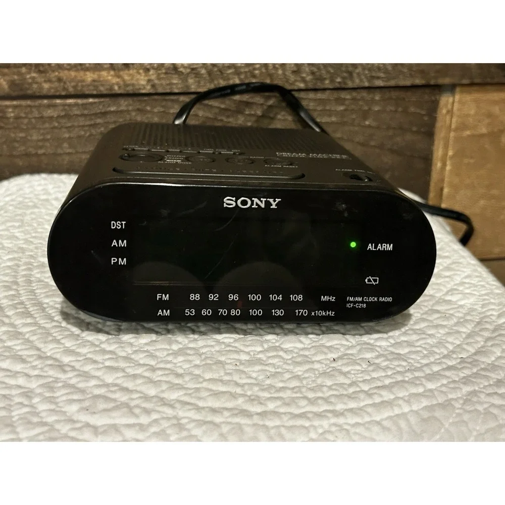Sony ICF-C218 Dream Machine Clock Radio - Large GREEN display, AM/FM, Works